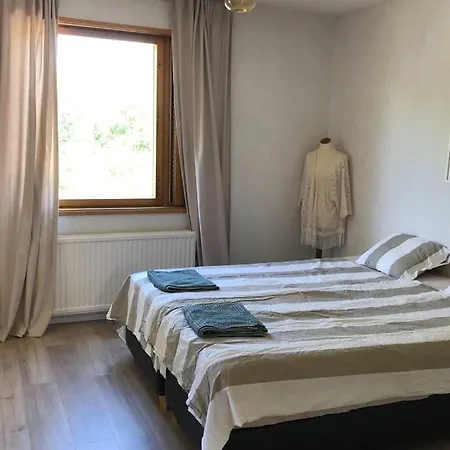 Villa Edengard, Next To *