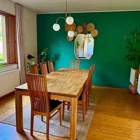 וילה Edengard, Next To *