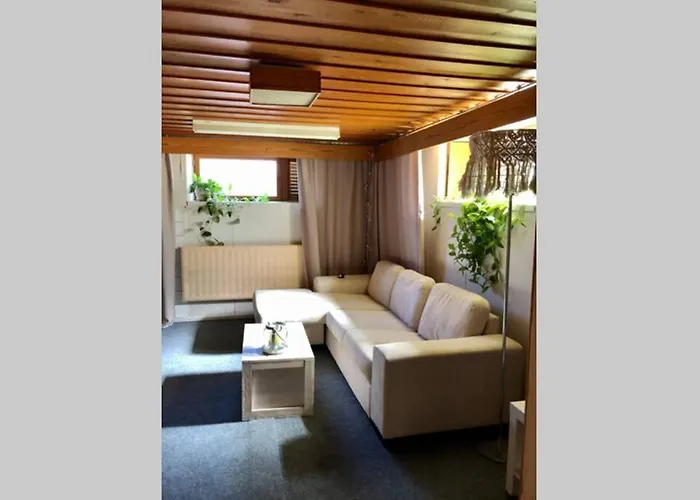 וילה Edengard, Next To