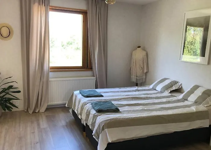 וילה Edengard, Next To *