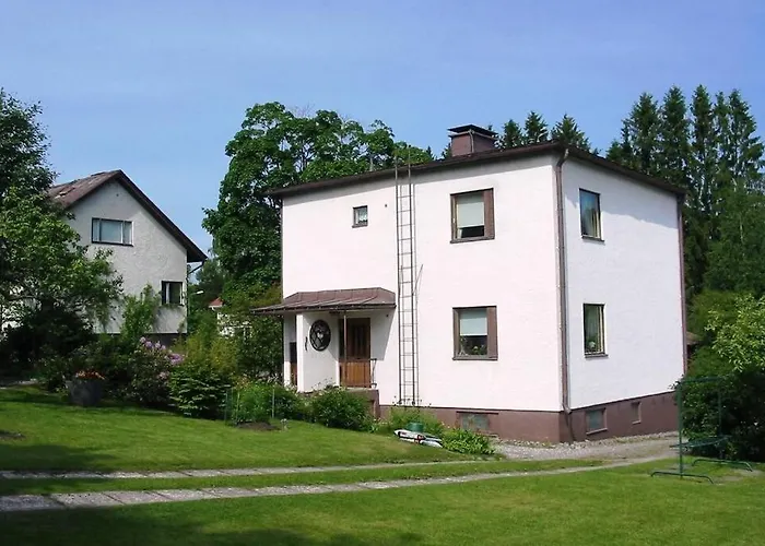 Edengard, Next To וילה