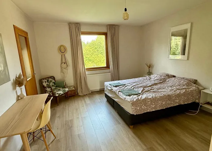 וילה Edengard, Next To